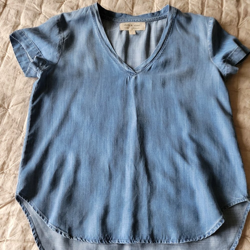 Cloth and Stone Denim Blue Short Sleeved Blouse